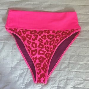 NWT Beach Riot Hot Pink Leopard Ribbed High Waisted Bikini Bottoms (MEDIUM)